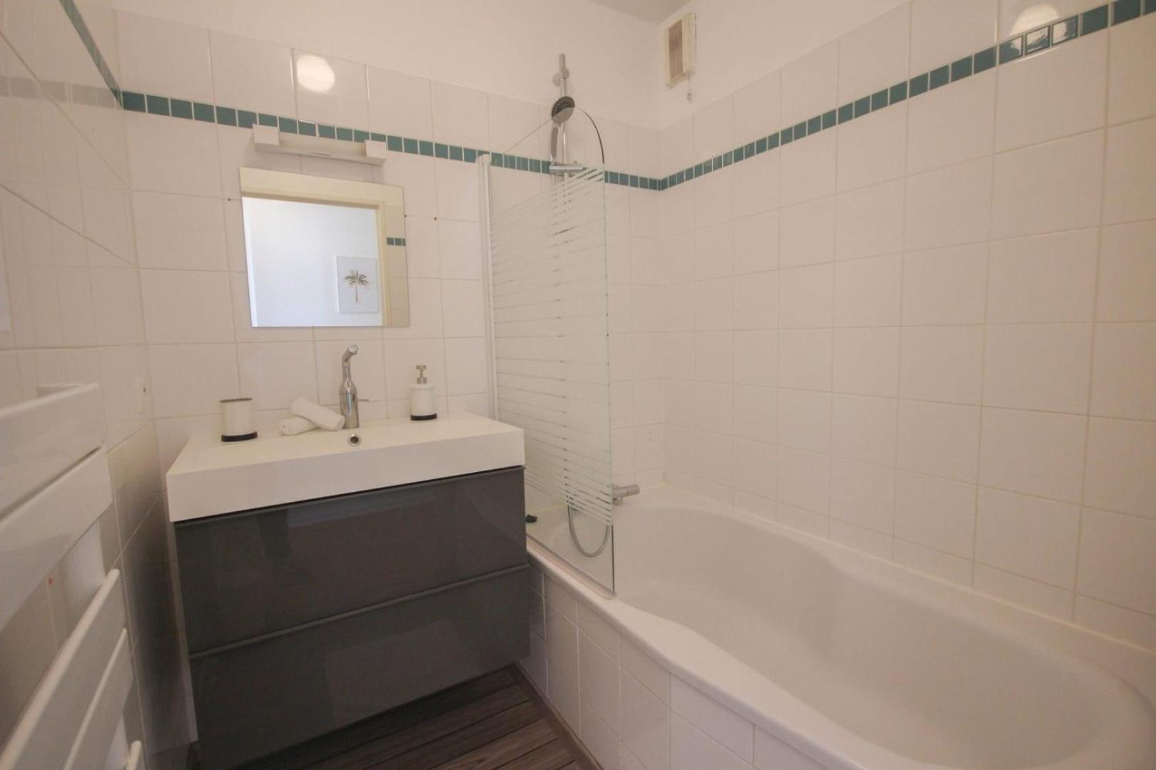 Apartment In Residence With Balcony And Parking Lille Eksteriør bilde